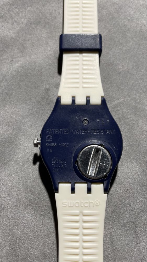 Часы Swatch Swiss V8