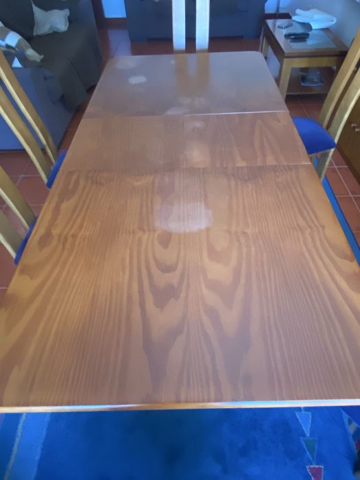 Mesa de madeira + 6 cadeiras