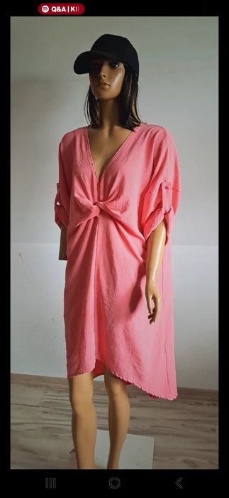 Różowa sukienka luźny krój