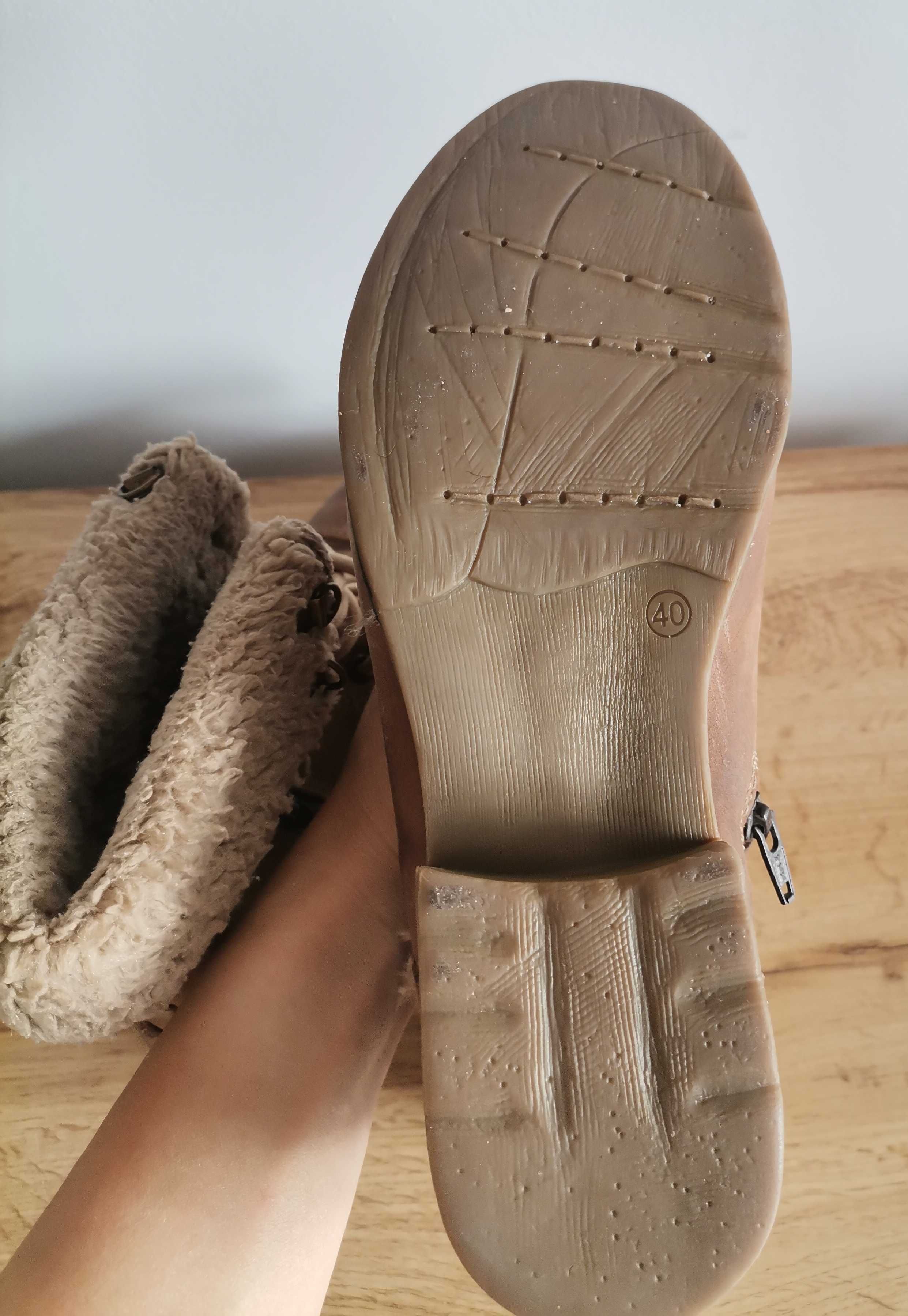 Buty zimowe skóra Lasocki rozmiar 40 wkladka 26. 5