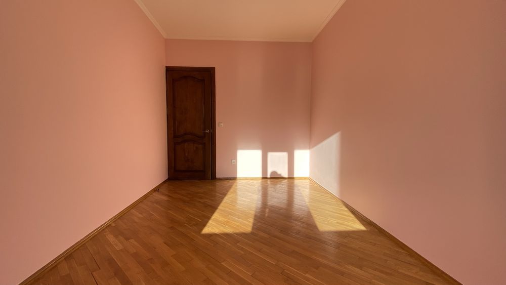 Продаж 4-кімнатної квартири в центрі міста | 130 м² | Камін