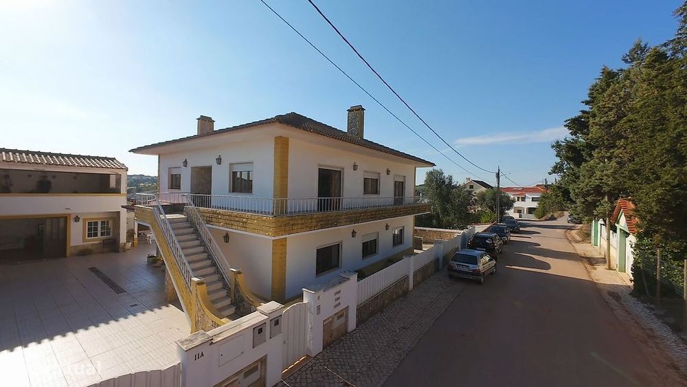 Moradia T8 para venda