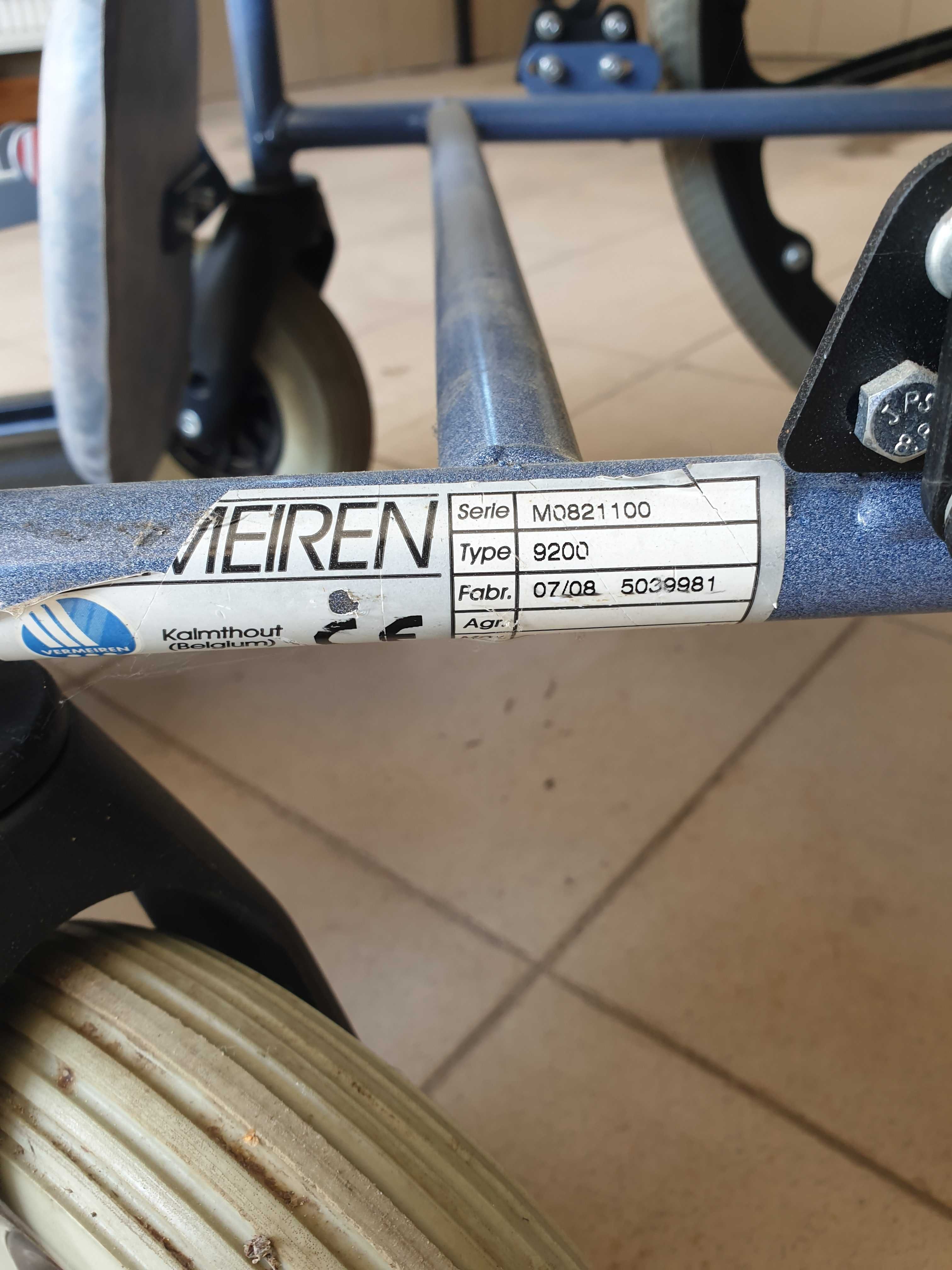 Wózek inwalidzki z toaletą - toaletowy - Vermeiren 9200