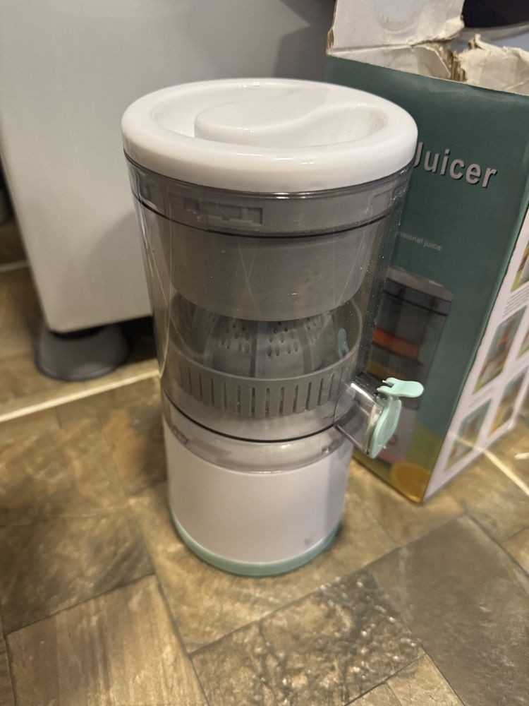 соковыжималка Citrus juicer аккумуляторная