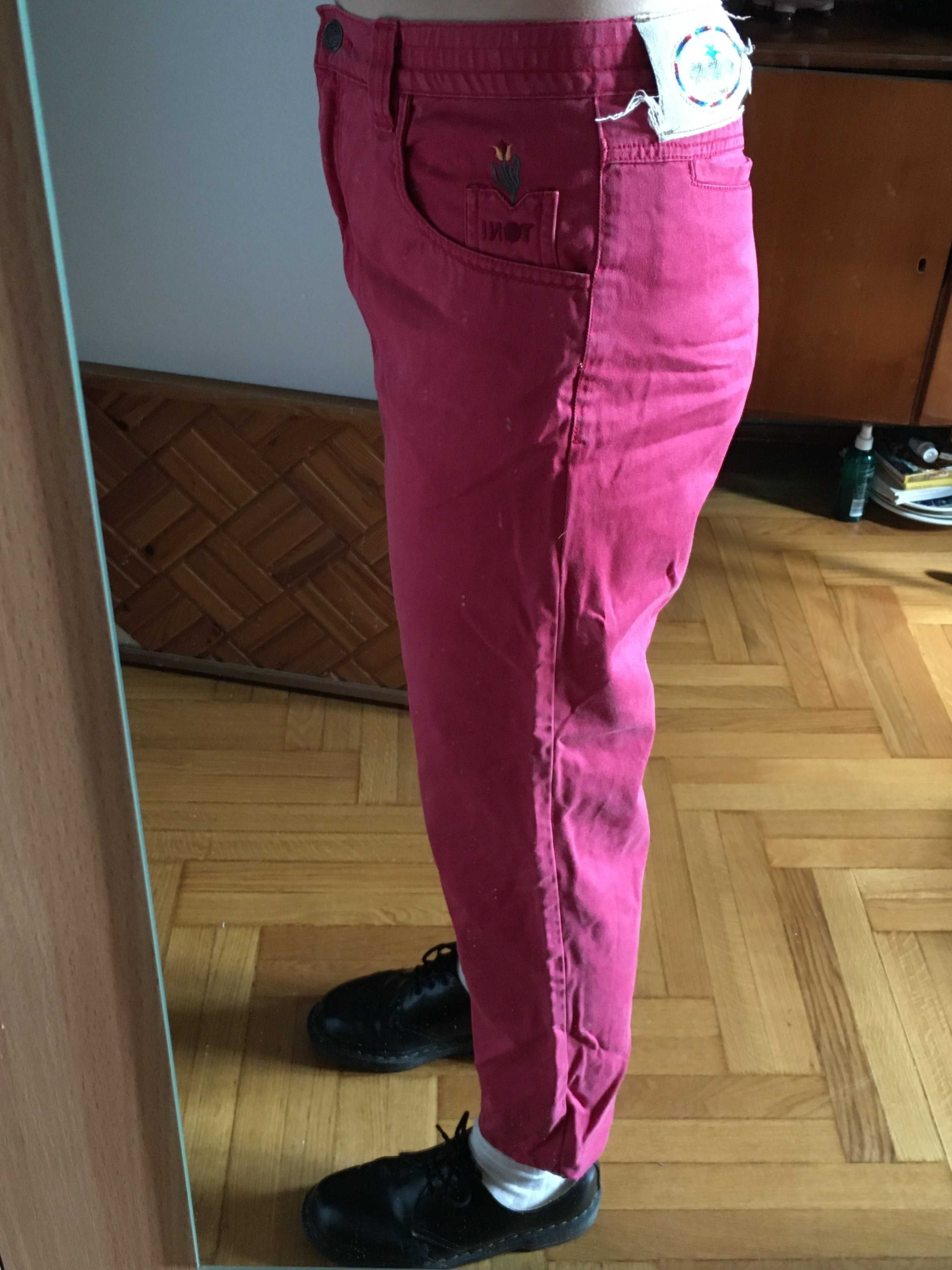 Czerwone Spodnie typu mom jeans retro vintage