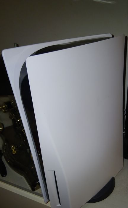 Vemdo PS 5 + 1 comando  muito pouco utilizada