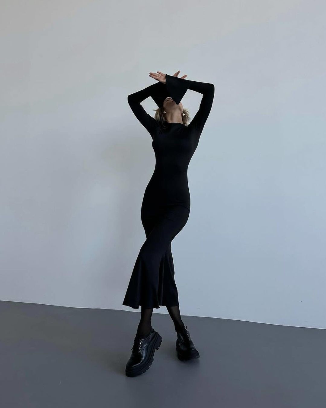 сукня міді чорна