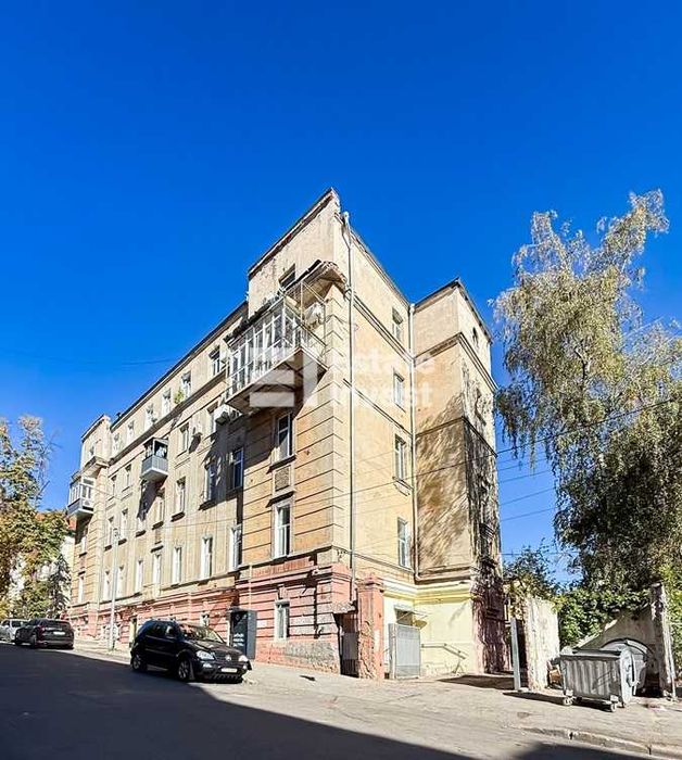 Продам 2 кімн. квартиру. Центр. м. Бекетова. Куликівський узвіз, 13.