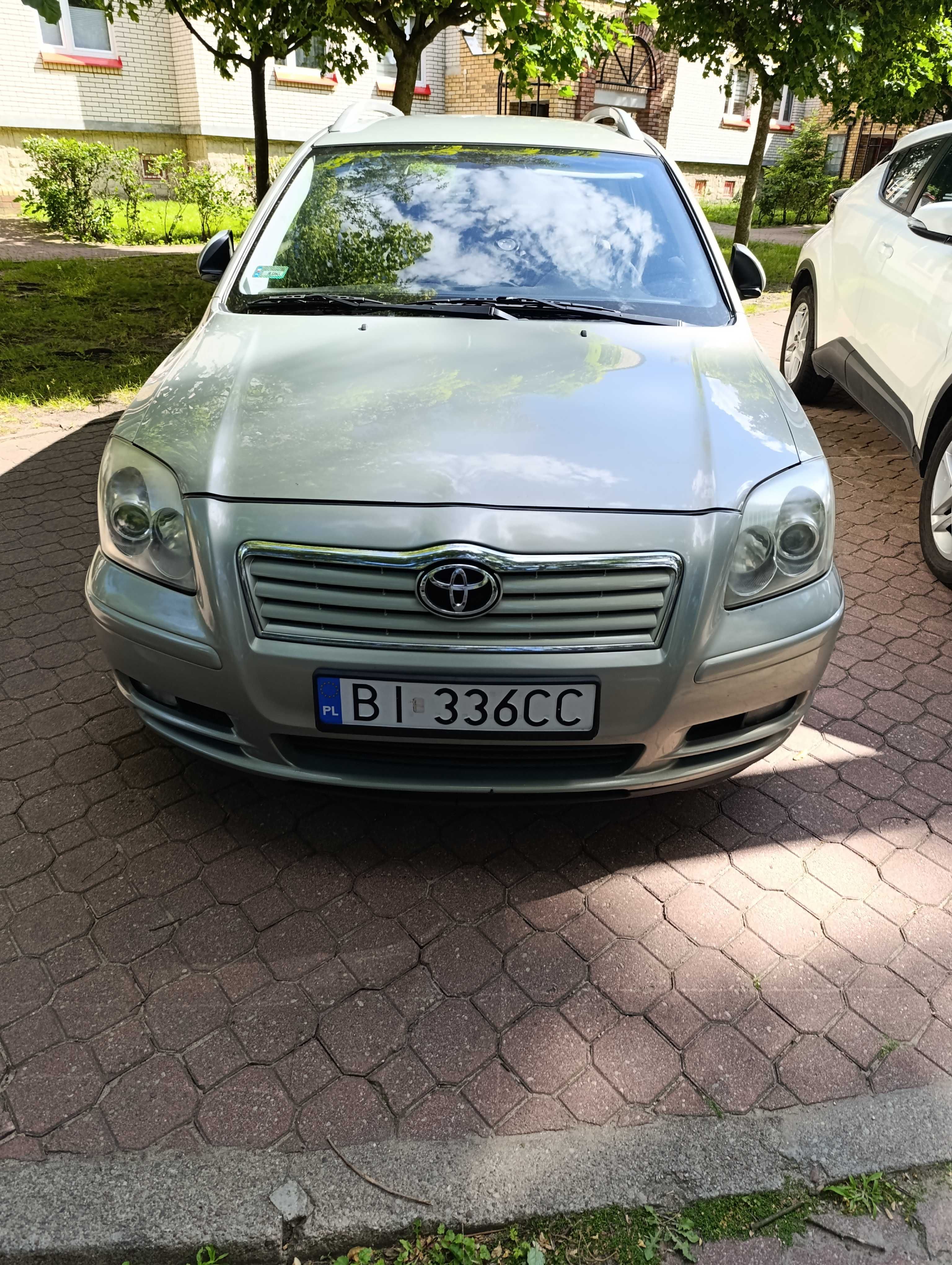 Toyota Avensis 1.8 benzyna