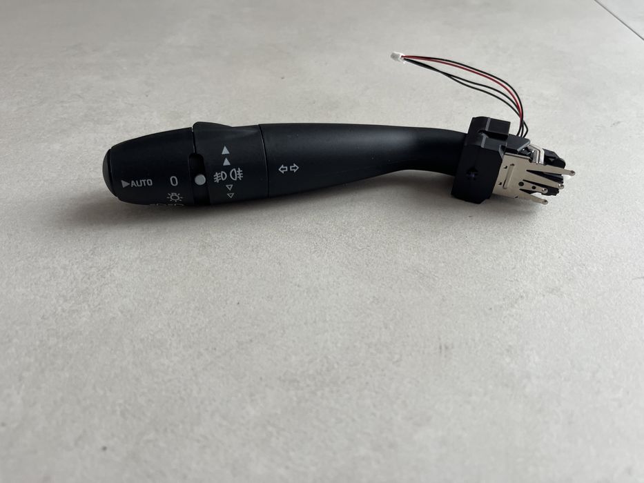 Przełącznik świateł kierunkowskazów Citroen C3 C4 Berlingo, Peugeot