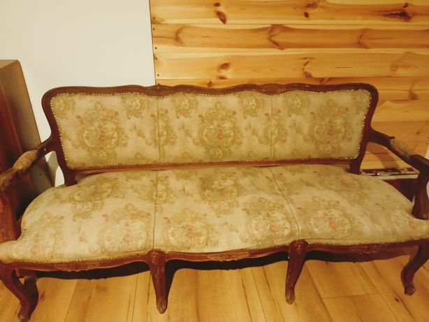 Zabytkowa ławeczka sofa