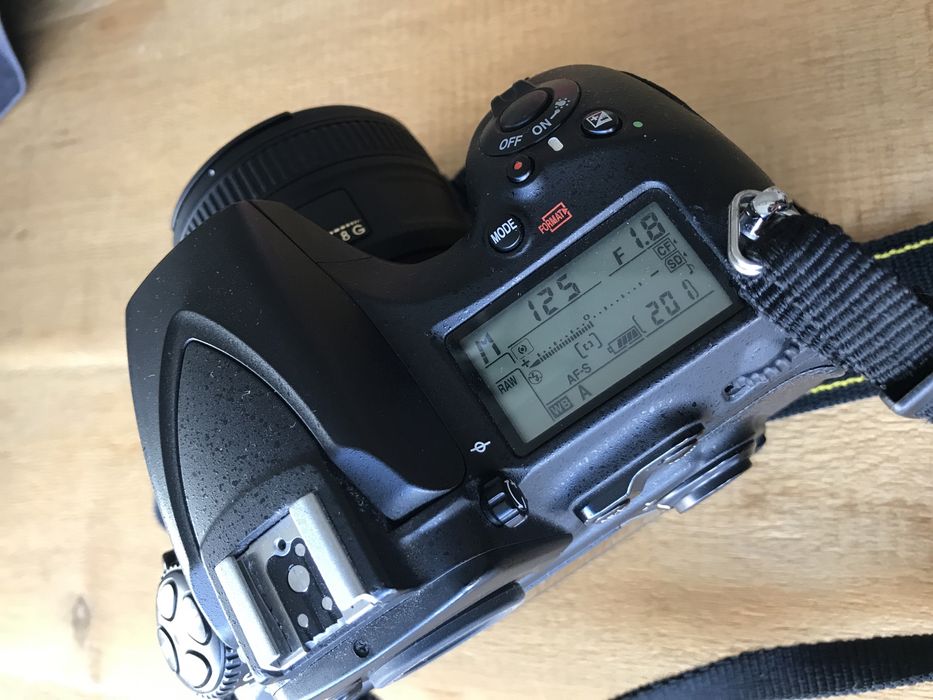 Nikon D810 + 50 mm 1.8 + CF Card