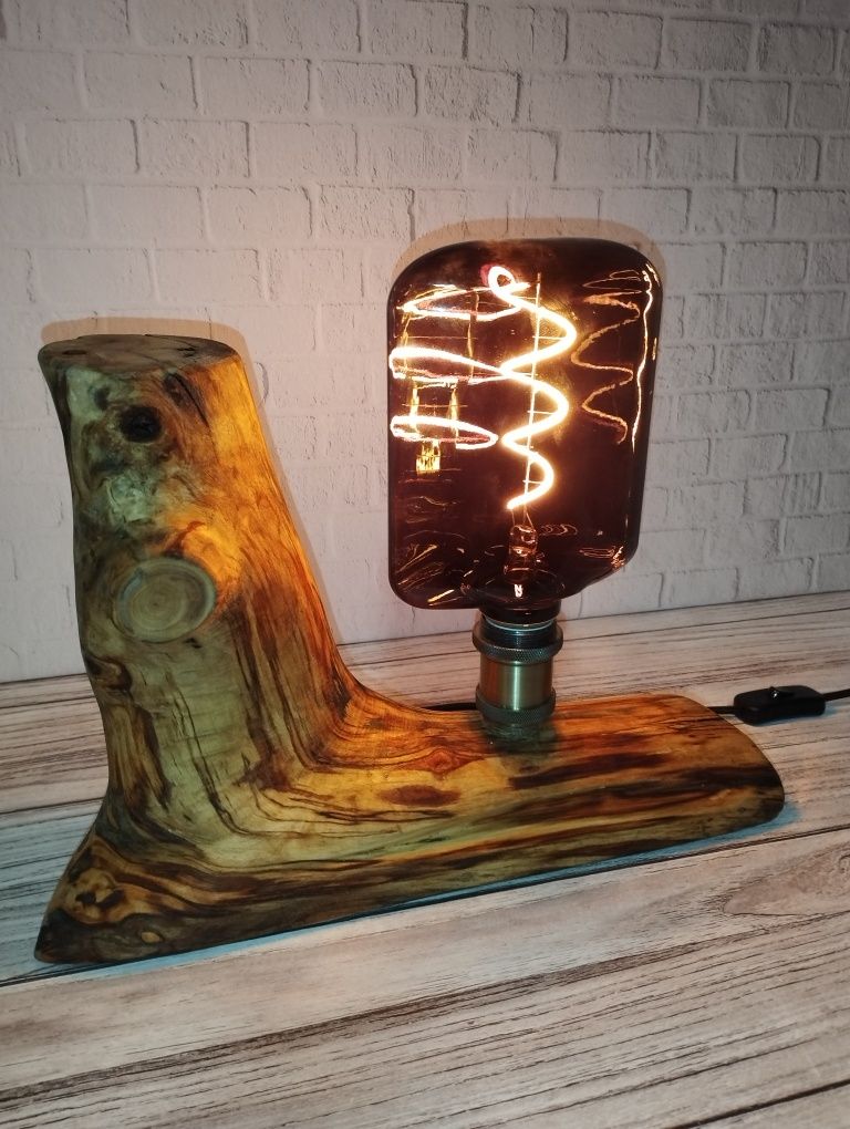 Lampa stołowa, drewniana w stylu LOFT