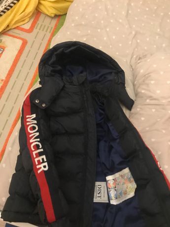 Зимова куртка на хлопчина 128/134 см фірма Moncler оригінал