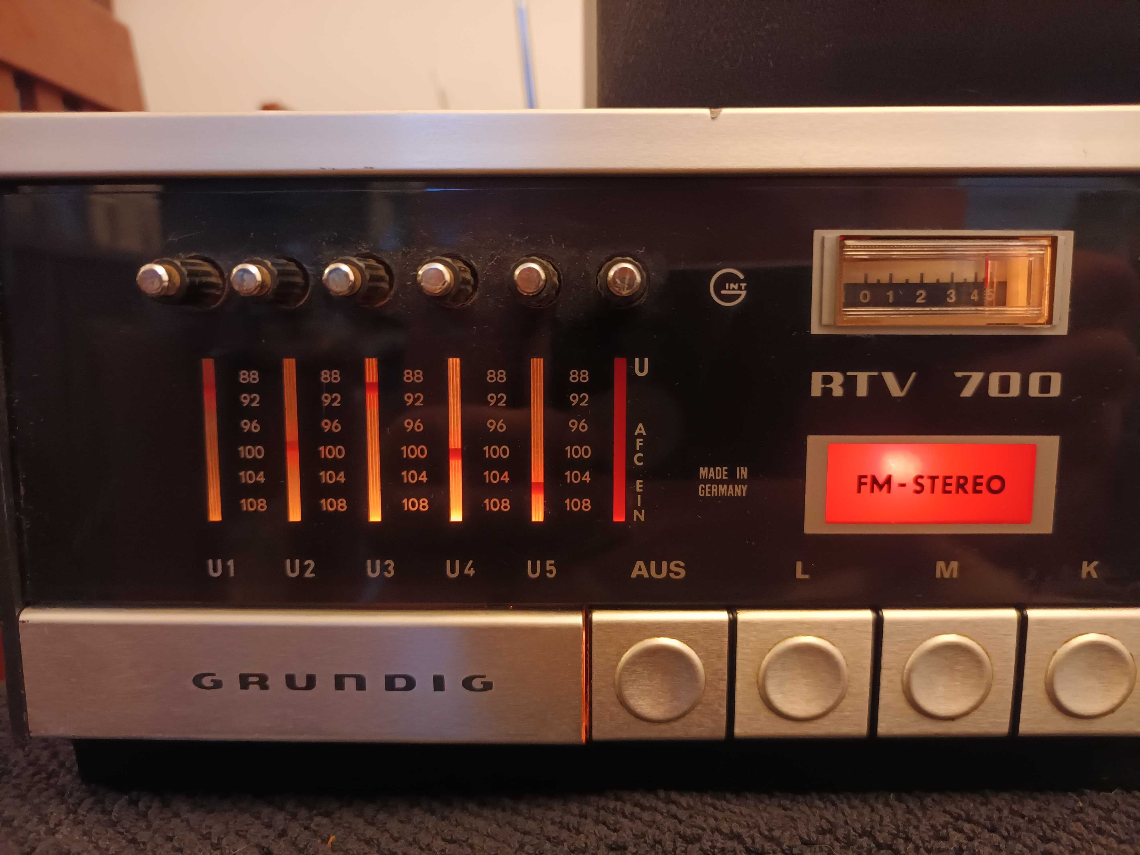 Amplituner Grundig RTV 700