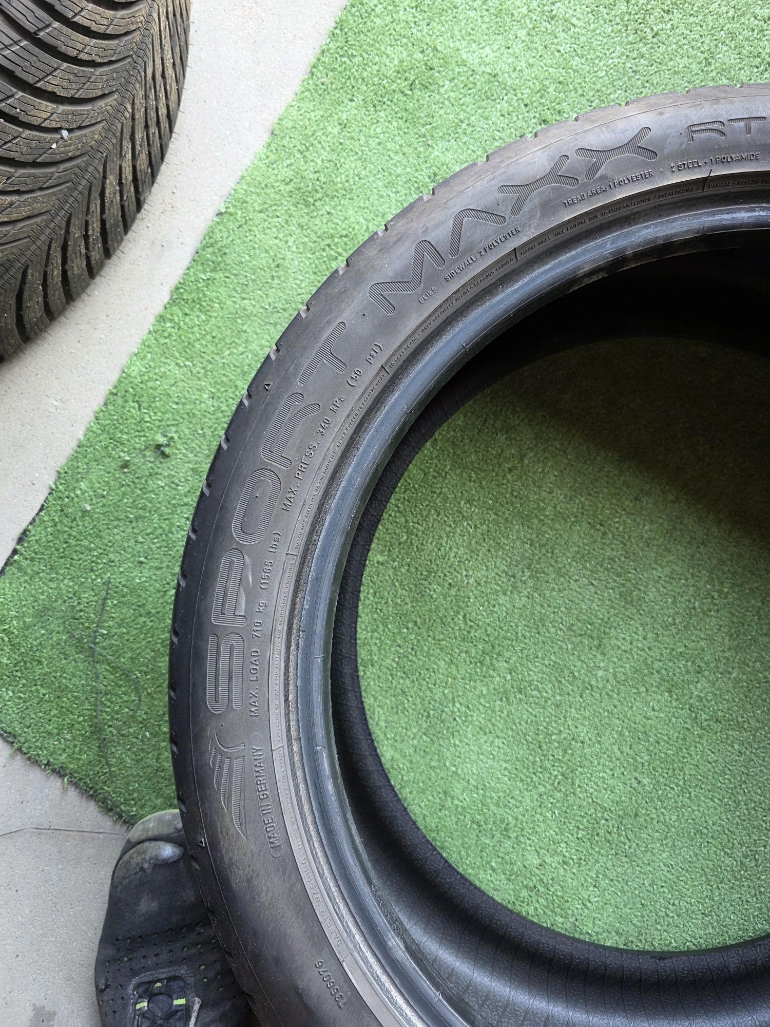 Sprzedam opony letnie Dunlop 225/45R19