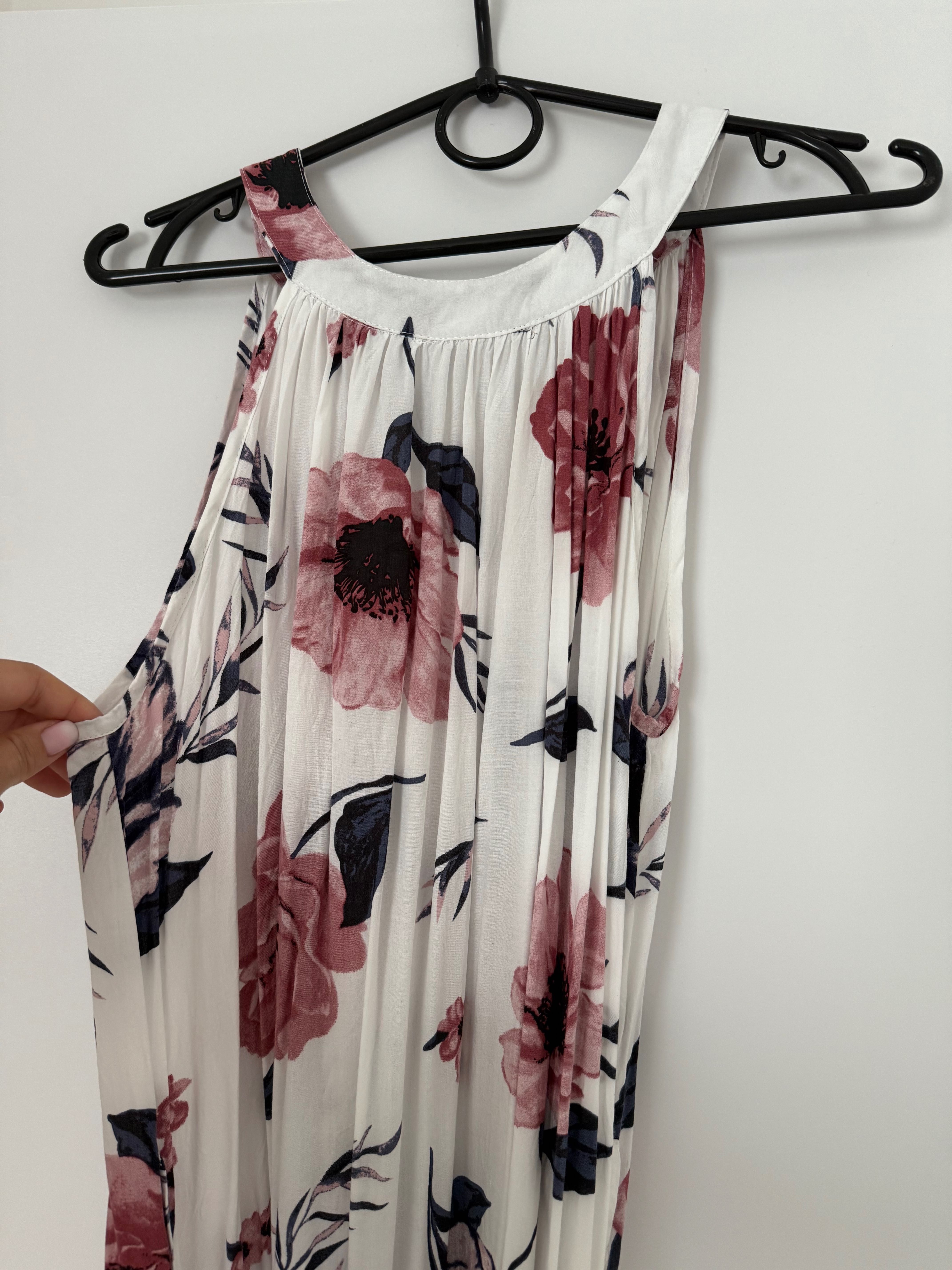Sukienka maxi w kwiaty
