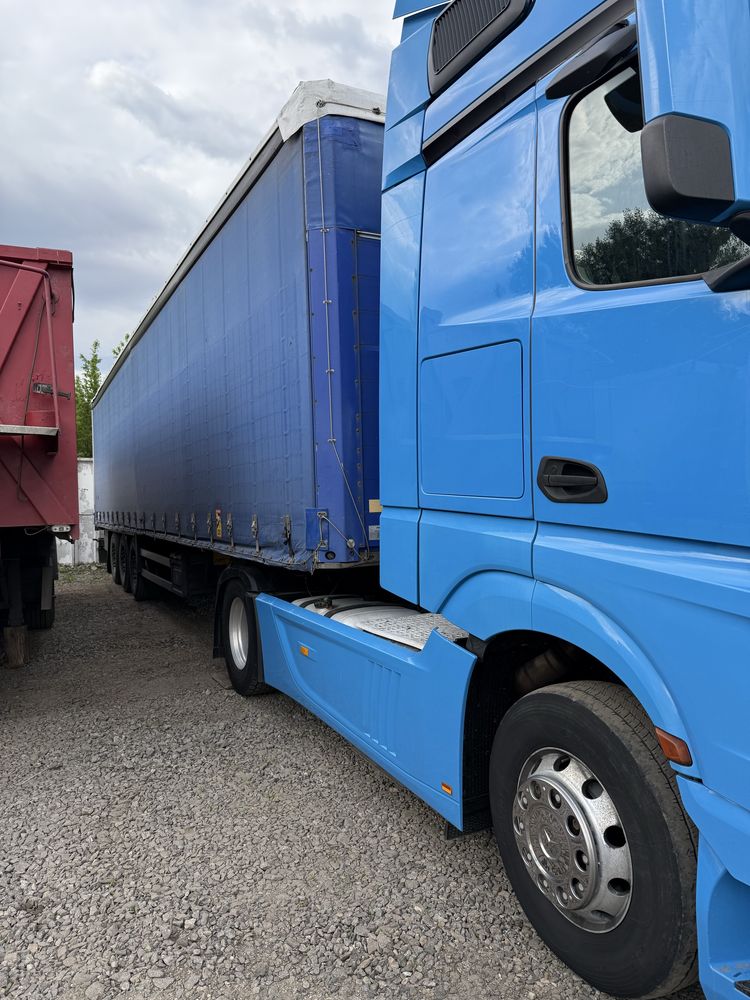 Продам напівпричіп SCHMITZ CARGOBULL