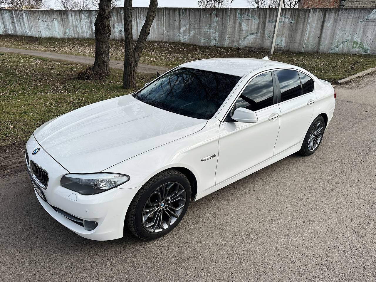 BMW F10  2.0d  Steptronic офіційний автомобіль