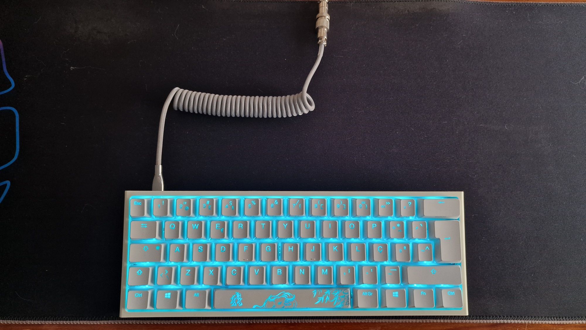 Teclado Ducky One 2 Mini + Cabo aviator