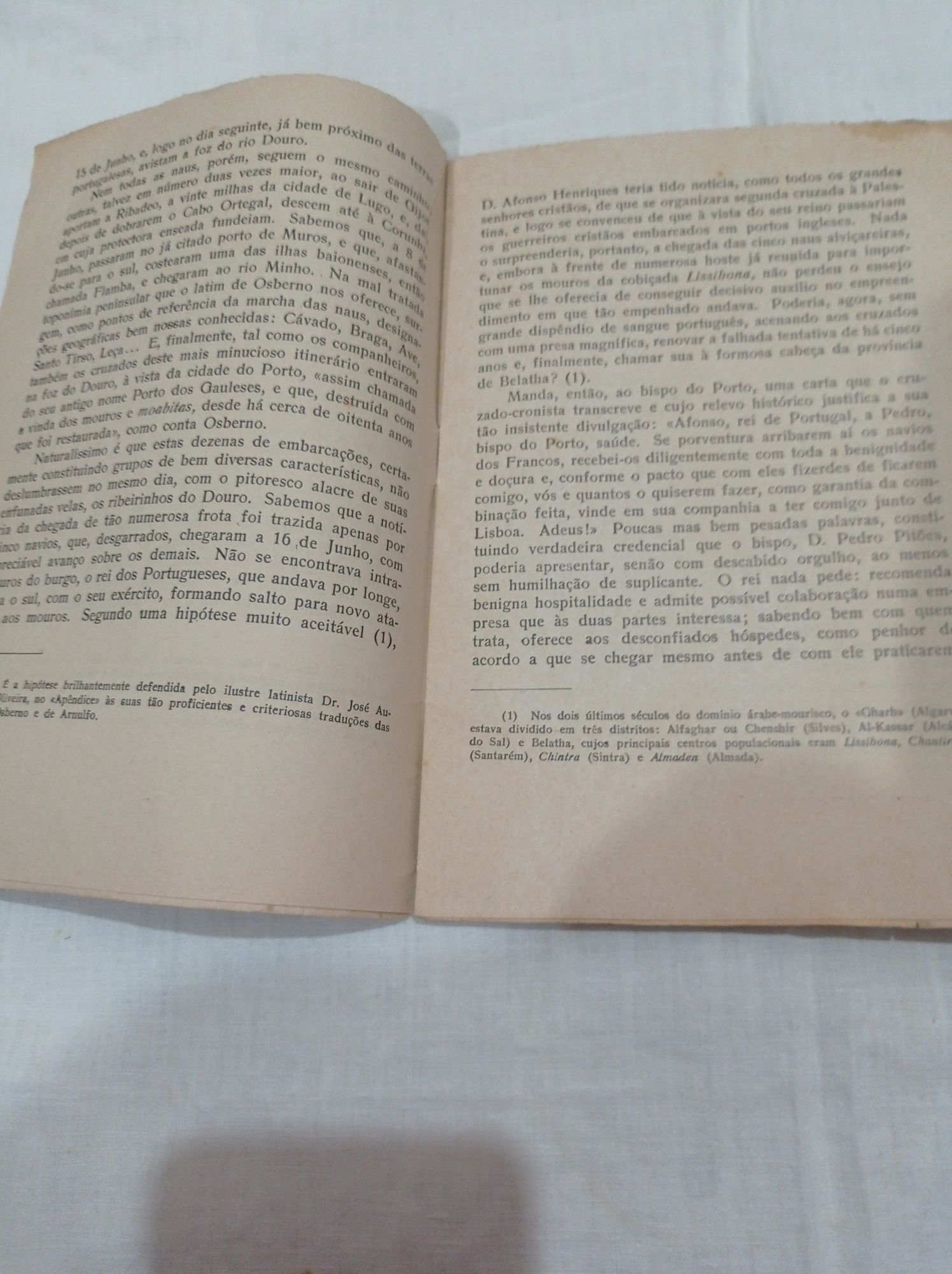 Antigo livro escolar