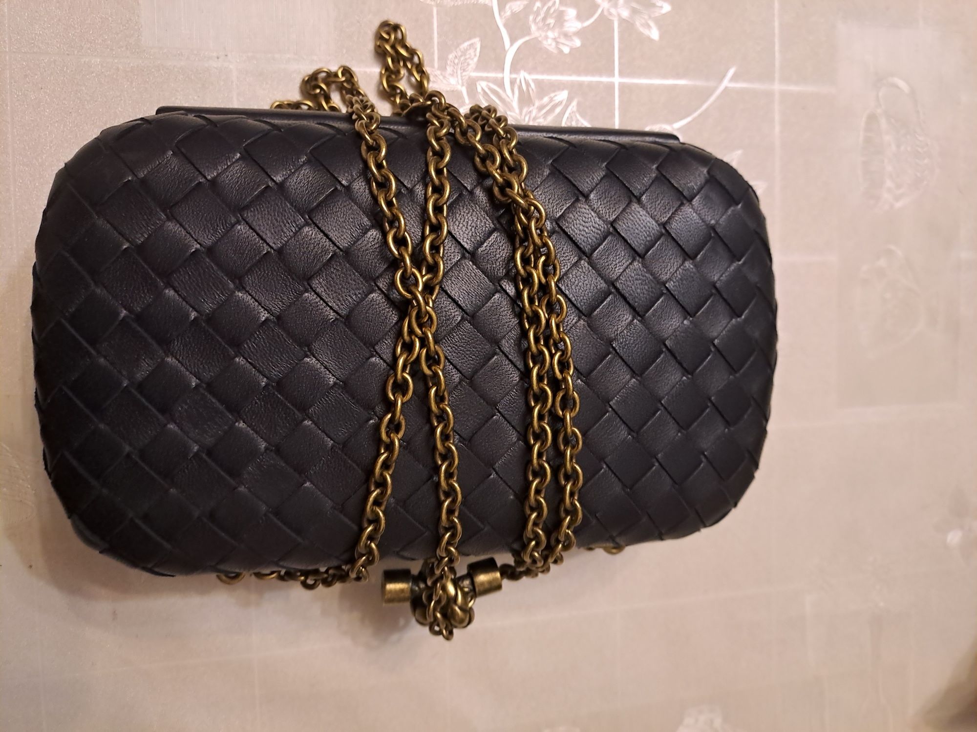 Клатч Bottega Veneta. Лімітована колекція.