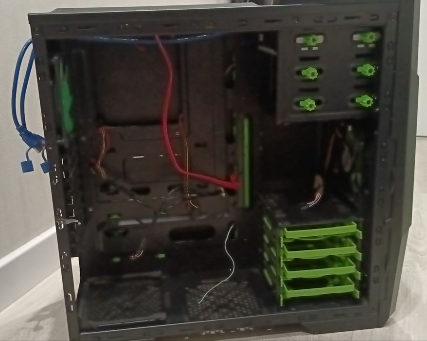 Корпус для пк з активним охолодженням