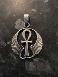 Krzyż ankh srebrny ze skrzydłami izydy