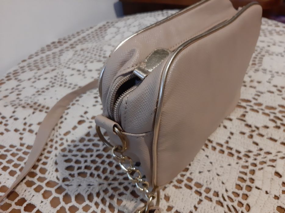 Beżowe złota torebka na ramię  plus niespodzianką