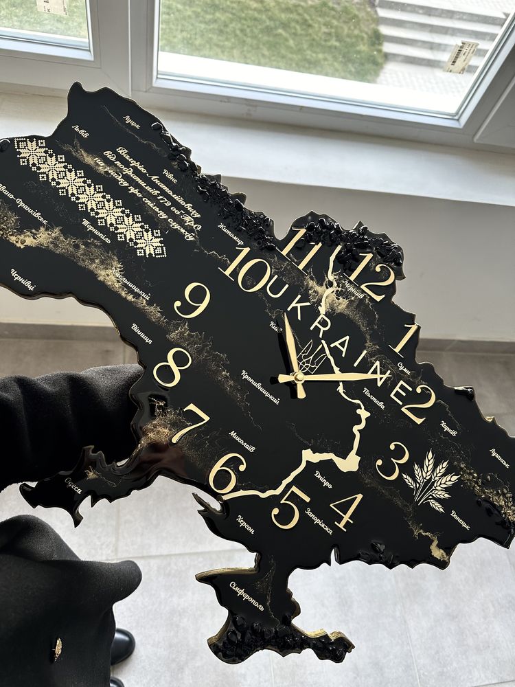 Часы из эпоксидной смоли, настінний годинник Украіна
