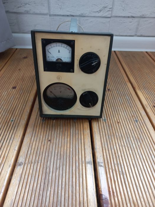 Prostownik z czasów prl