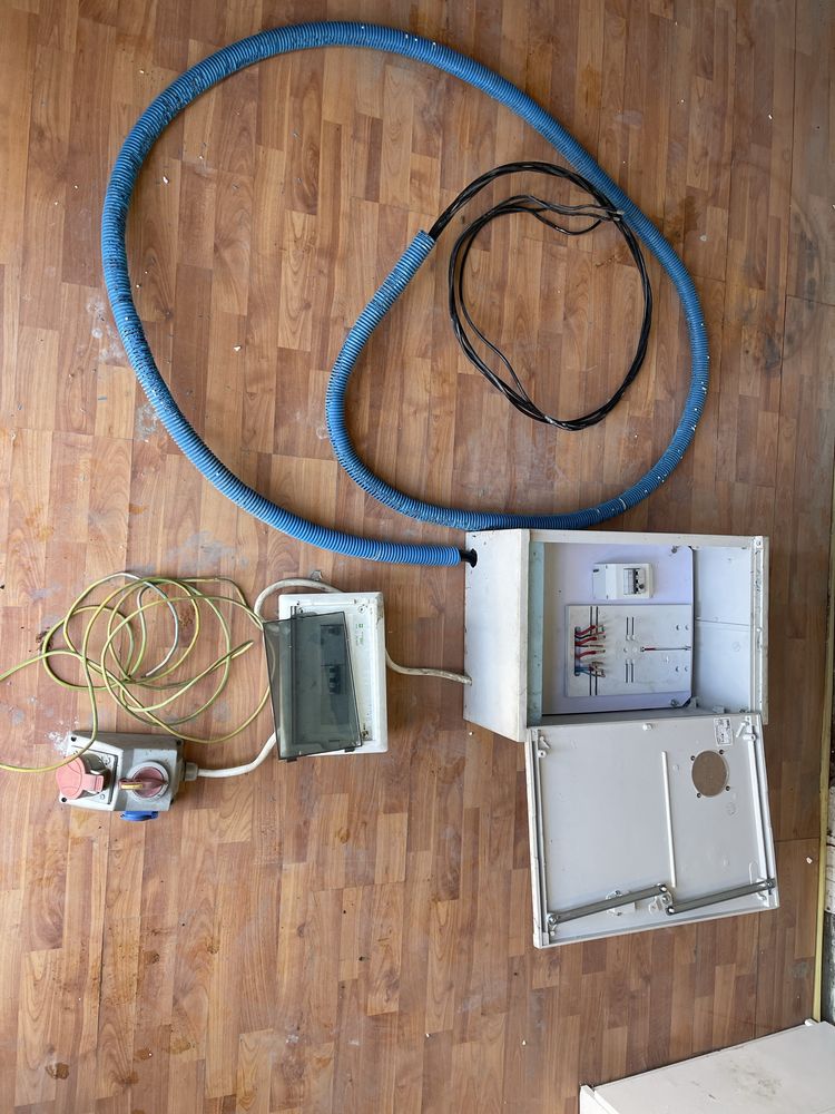 Erbetka na budowe prad skrzynka elektryczna