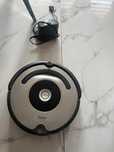 iRobot Roomba (seria 500–800) + ładowarka