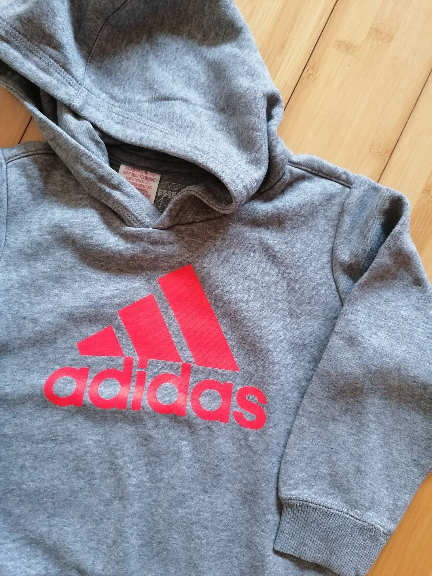 Camisola de capuz cinzenta da Adidas criança 4-5 anos
