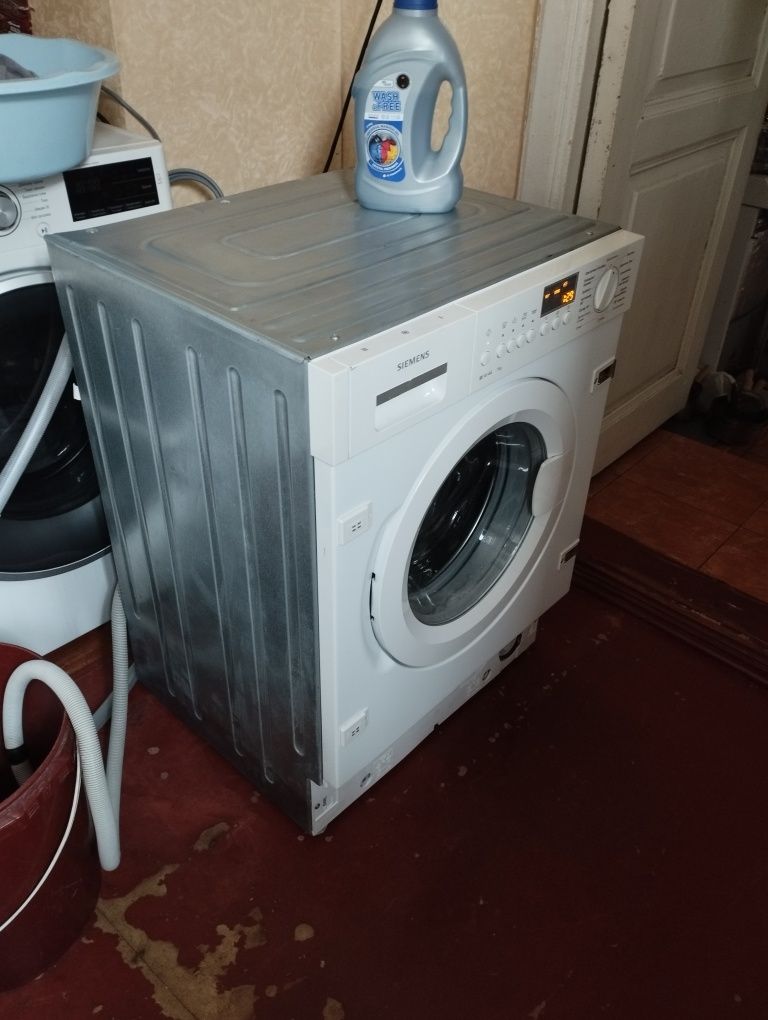 Продам встраиваемую стиральную машинку Siemens si 14 44 bosch logixx 7