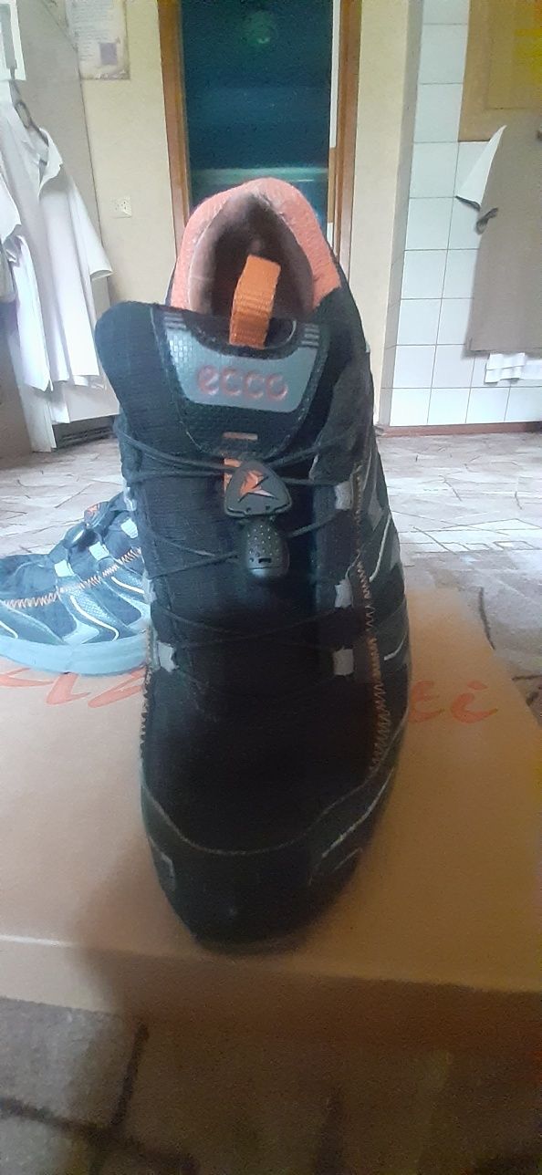 Кроссовки ecco goretex