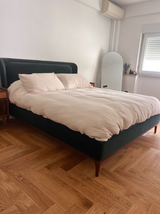 Cama de veludo elegante - queen