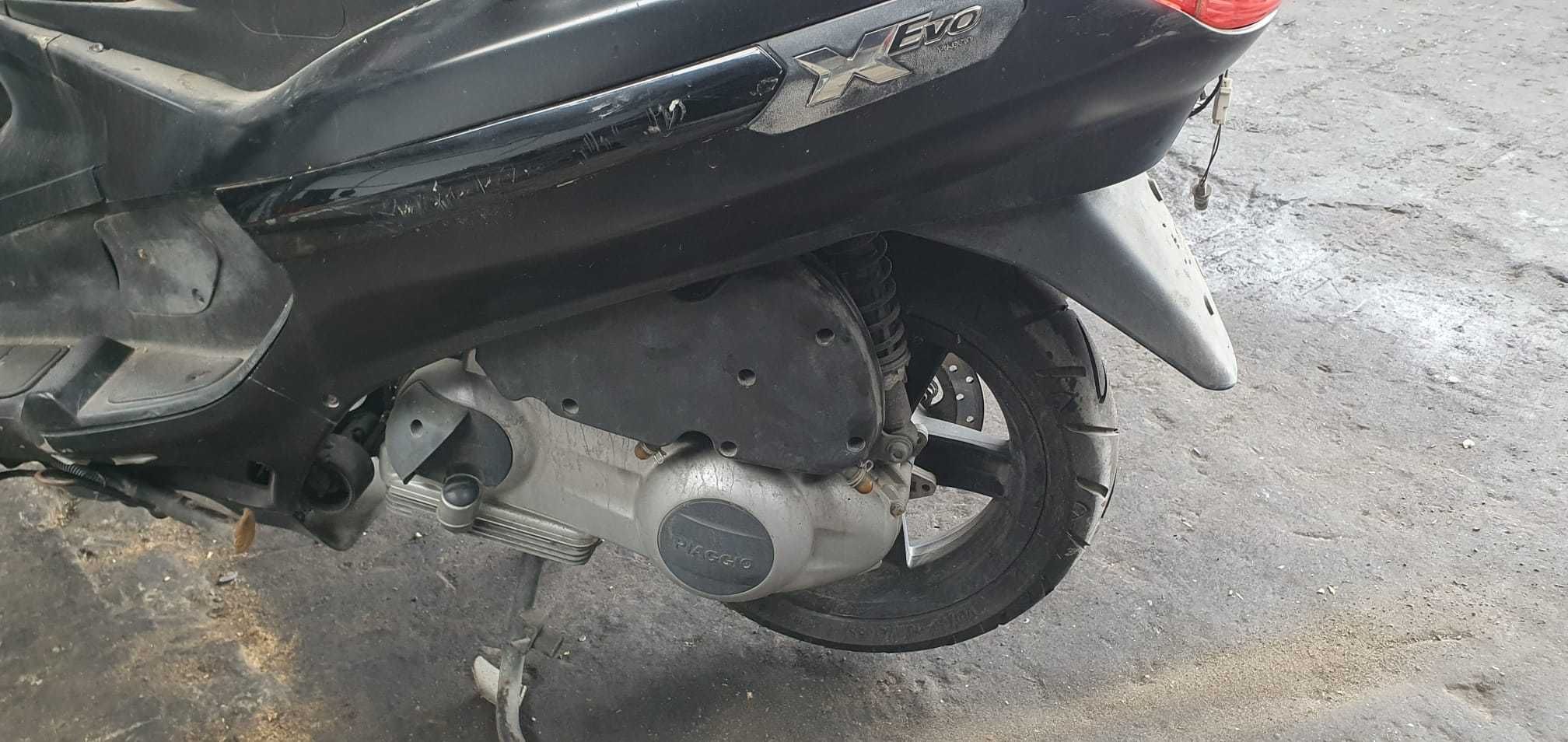Silnik Piaggio XEVO 125 X EVO