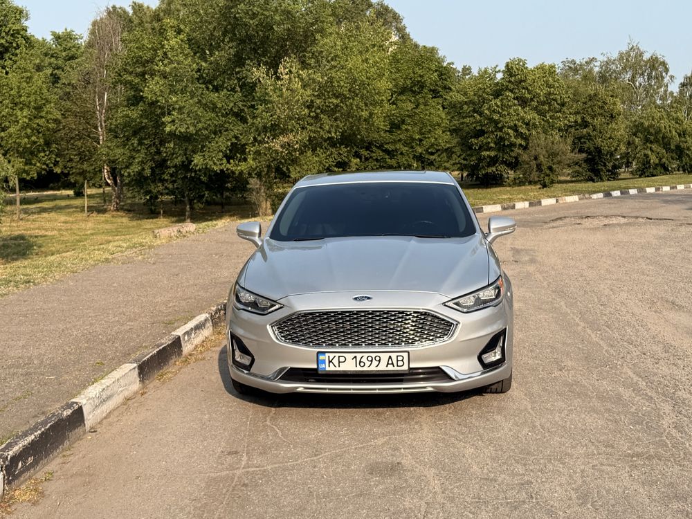 Продам FORD FUSION  2019