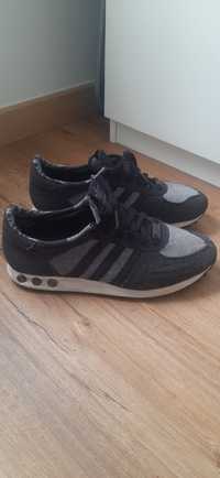 Ténis Adidas como novos