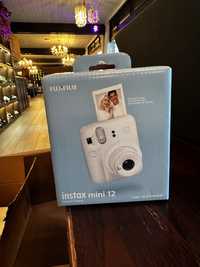 Продам фотоапарат Instax mini 12