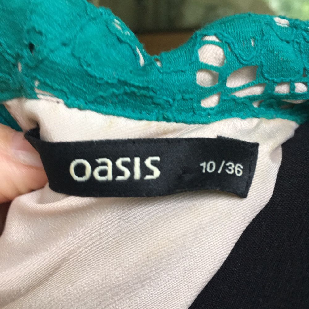 Sukienka koronkowa r.38 Oasics