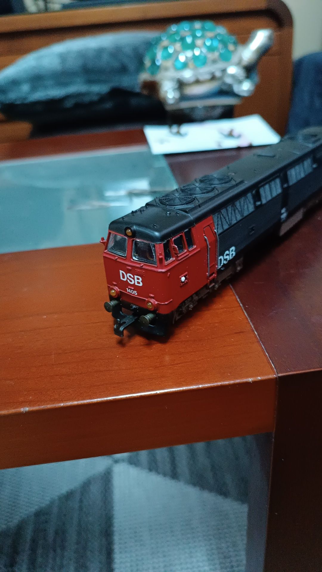 Locomotiva ho eletrotren com caixa