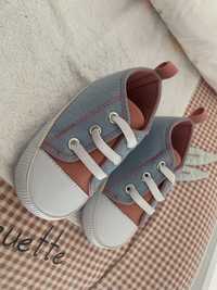 Sapatos bebé menina