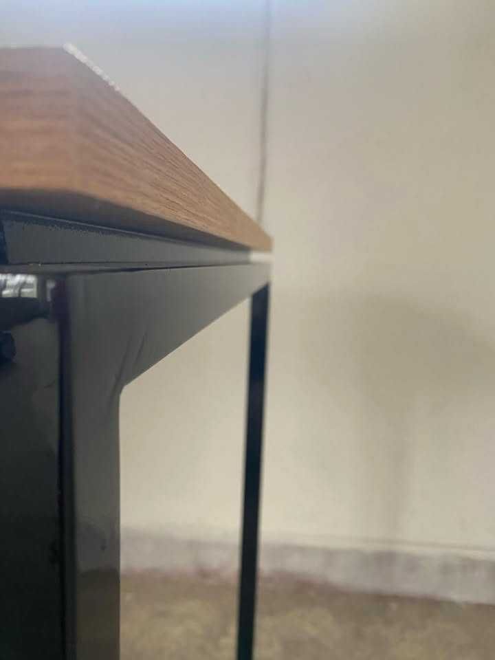 Mesa/Secretária Estilo Industrial