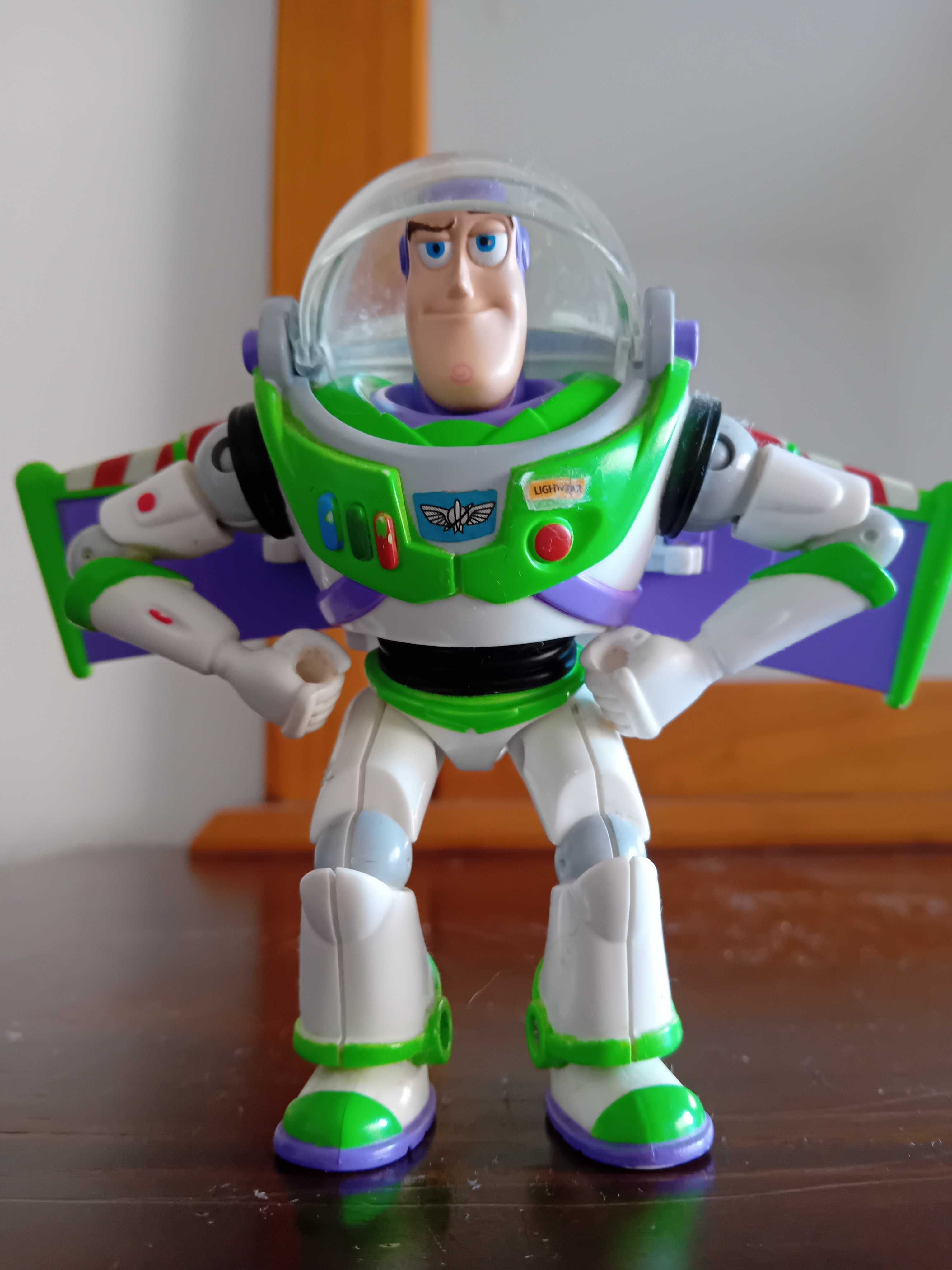 Noneco pequeno de Buzz Lightyear