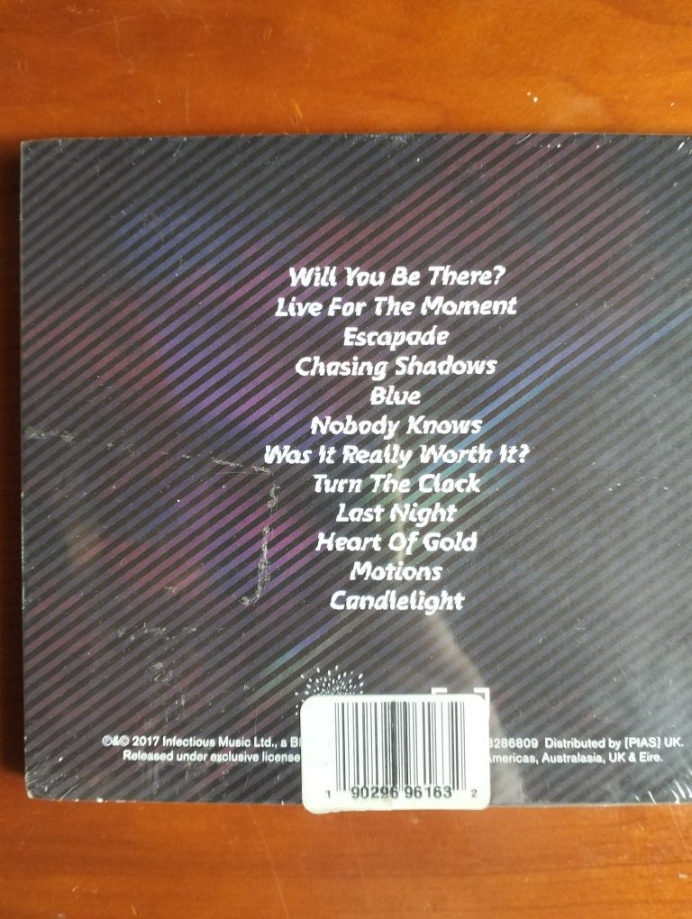 CD The Sherlocks - Live For The Moment'