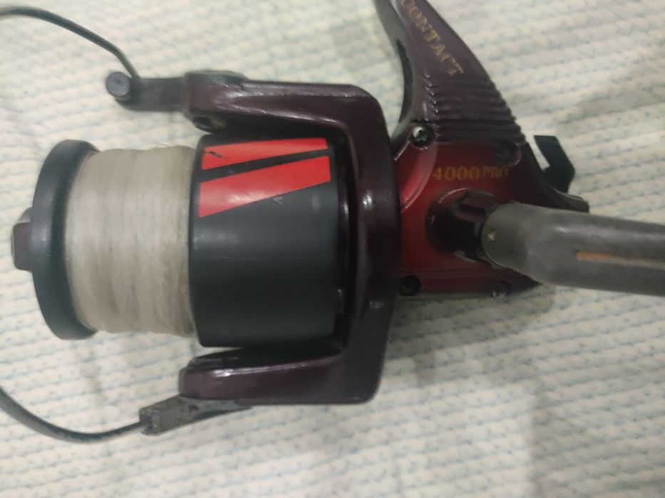 Dois carretos de pesca