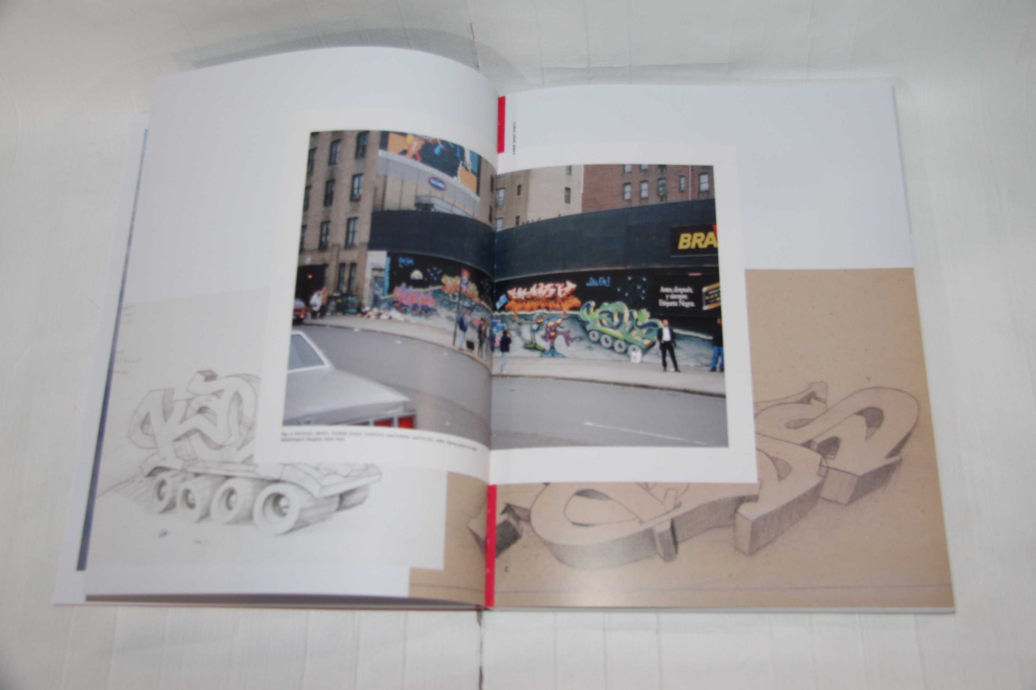 Книги об искусстве. KAWS. КАКАЯ ПАРТИЯ  (издание Черное на Розовом)
