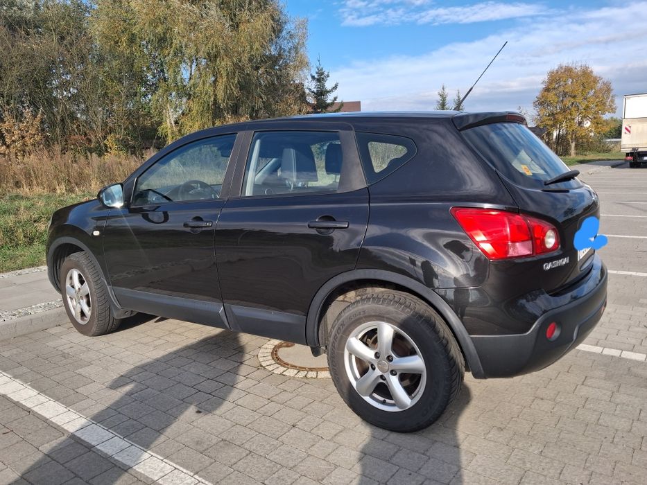 Nissan Qashqai 1.6 kolor czarny metalik